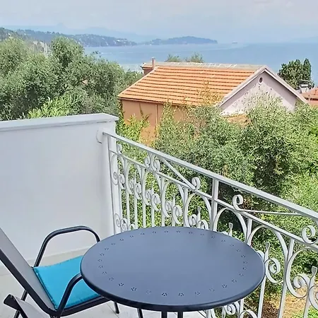 Elina Benitses (Corfu)